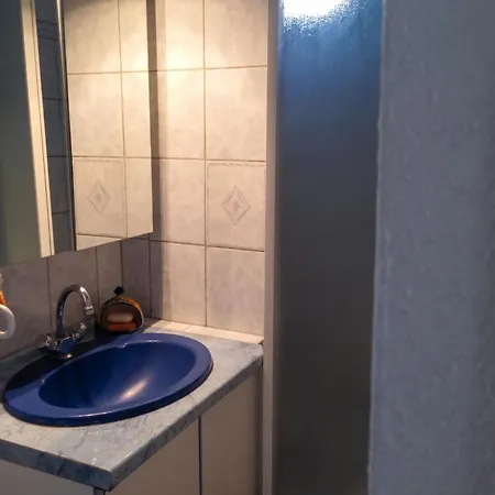 Avec Piscine Partagee A Агд